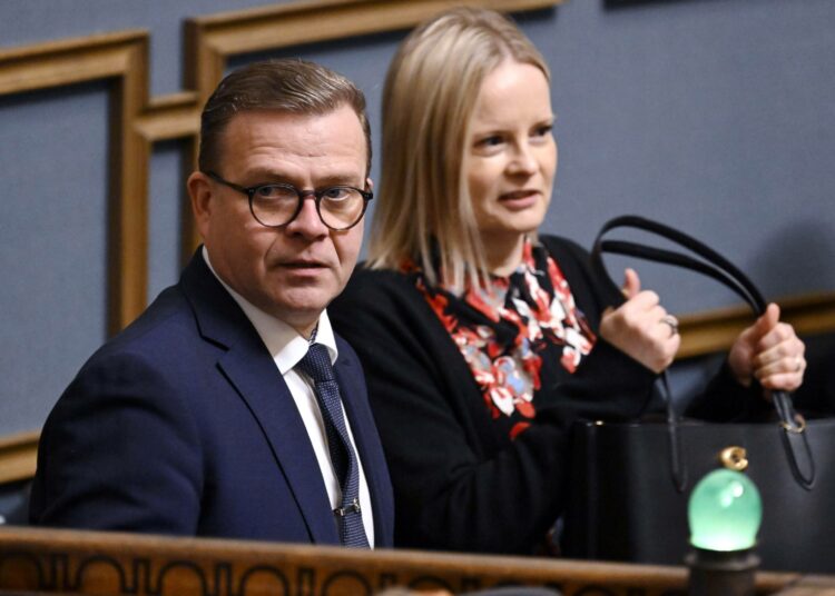 Pääministeri Petteri Orpo (kok) ja valtiovarainministeri Riikka Purra (ps).