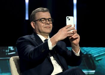 Pääministeri Petteri Orpon hallitus pahentaa Suomen julkista velkaantumista, todetaan tiistaina julkaistussa selvityksessä.