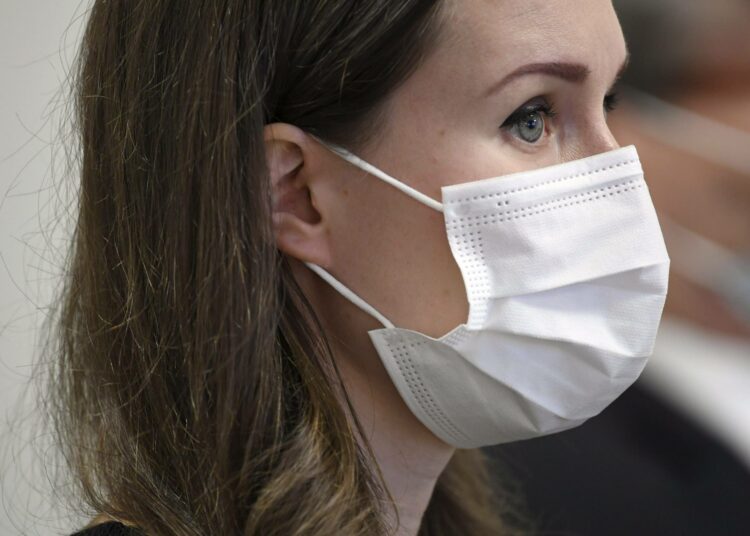 Sanna Marinin hallitus budjetoi hövelisti rahaa koronan aiheuttamien vahinkojen minimointiin. Silloisen opposition mielestä varaa olisi ollut enempäänkin.