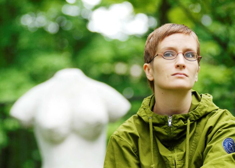 Ihmiset tietävät transsukupuolisuudesta vähän, mutta luulevat paljon, Tiia Aarnipuu sanoo.