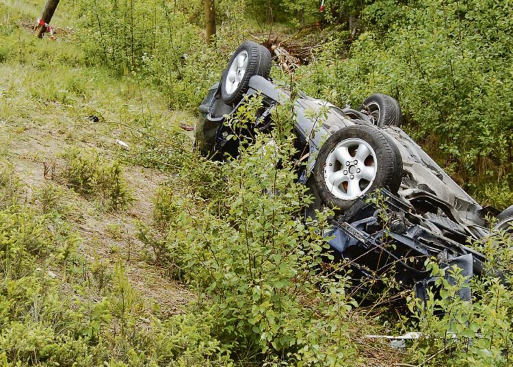 Jos poliisi ei saa rattijuoppoa ajoissa pysäytetyksi, jälki voi olla pahannäköistä. Kuvan ojaanajo tapahtui viime kesänä Keski-Suomessa.