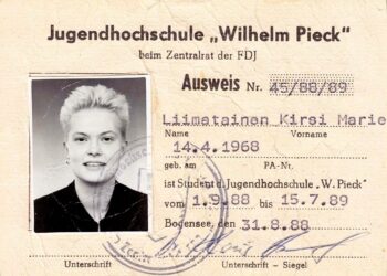 Kirsi Marie Liimataisen opiskelijakortti Wilhelm Pieck -nuorisokorkeakoulussa.
