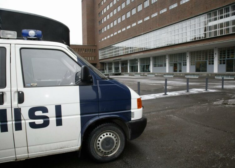 Valtaosa julkisella sektorilla työskentelevistä on tavallisia kuntien ja valtion työntekijöitä; sairaanhoitajia, opettajia, vanhustenhoitajia, keittäjiä, palomiehiä, poliiseja.