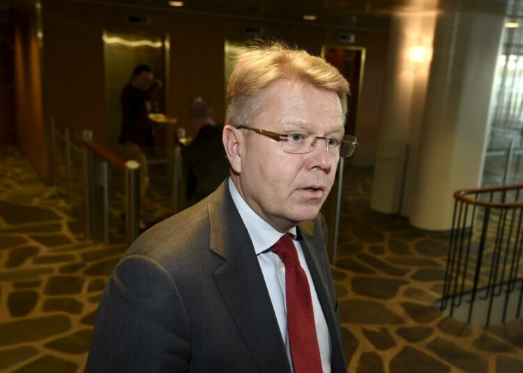 Toimitusjohtaja Jyri Häkämies ja muu Elinkeinoelämän keskusliiton väki on onnistunut viime vuosien lobbaustyössään tarkasti maaliin. Työnantajien maksuja on siirretty miljardikaupalla veronmaksajien kannettavaksi.