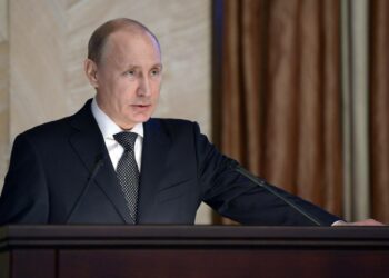 Torstaina FSB:n kollegiolle pitämässään puheessa presidentti Vladimir Putin hyökkäsi länsimaista rahoitusta saavien kansalaisjärjestöjen kimppuun. Hänen mukaansa lännen tiedustelupalvelut yrittävät käyttää niitä hyväkseen.