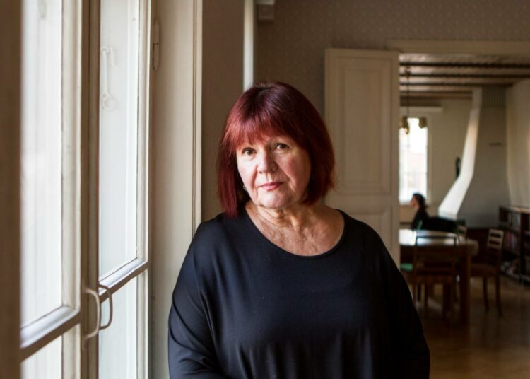 Ritva Savtschenkon nykyelämään kuuluu läheisesti Bokvillanin huvilassa oleva asukastalo.