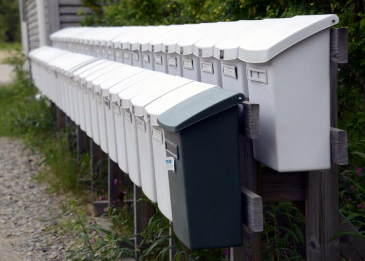 Postiuudistuksessa viisipäiväinen postinjakelu ja keräys voivat harventua kolmeen.