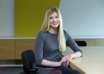 Nuorien kesätyöpulmiin vastaa kesäduunineuvoja Liisa Lehtonen.