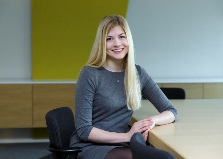 Nuorien kesätyöpulmiin vastaa kesäduunineuvoja Liisa Lehtonen.