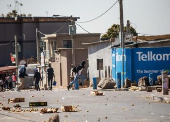 Poliisi ampui kumiluoteja viime viikolla Johannesburgin Alexandran kaupunginosassa, jossa puhkesi ulkomaalaisvastaisia mellakoita.