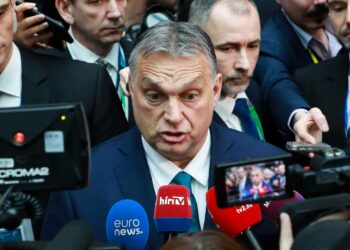 Unkarin pääministeri Viktor Orbán puhumassa toimittajille Brysselissä runsas viikko sitten.