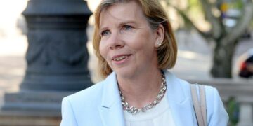 Oikeusministeri Anna-Maja Henrikssonin mukaan metoo-liike osoitti olevan myös muunlaista vakavampaa ahdistelua kuin nykyisin vain koskettelutekoihin rajatut rangaistavat teot.