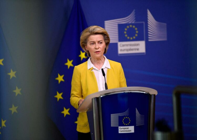 Ursula von der Leyen nousi EU-komission puheenjohtajaksi joulukuussa 2019.