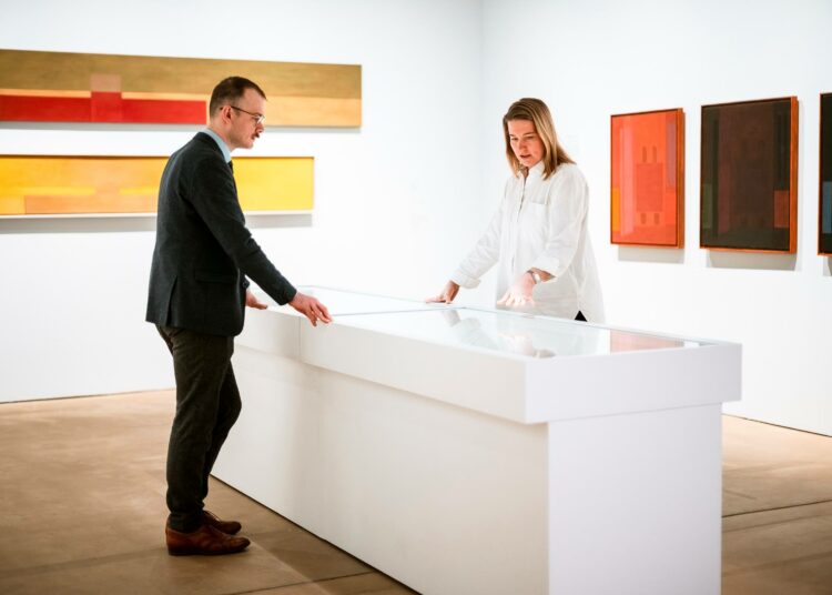 Toivo Haimi haastatteli Johanna Vuorelmaa Helsingin taidemuseo HAMissa.