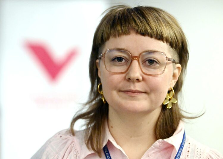Puoluesihteeri Anna Mäkipää.