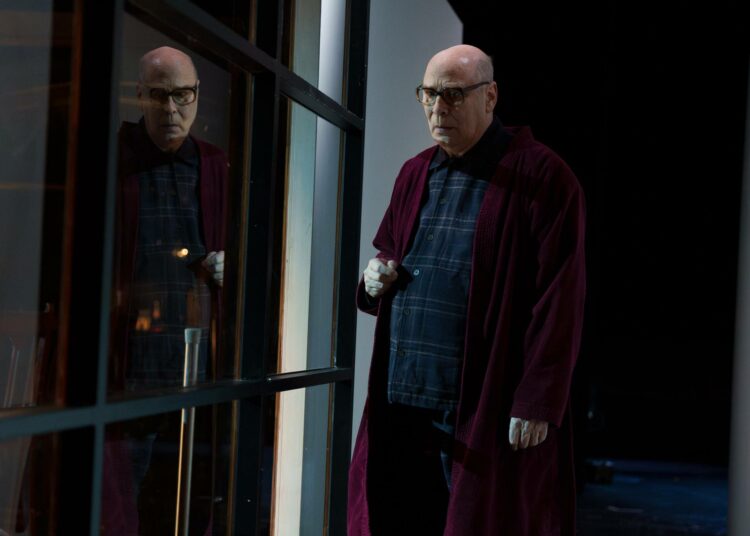 Vanhempaa Kekkosta esittää Vesa Vierikko.