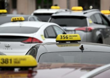 Taksilakia uudistetaan.