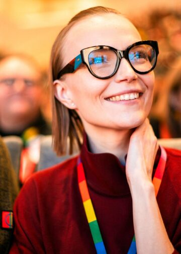 Vasemmistoliiton puheenjohtaja Minja Koskelalla on syytä hymyyn. Puolueen kannatus on korkeimmillaan 20 vuoteen.