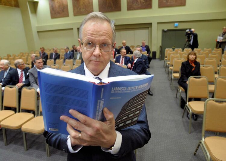Jorma Kallenautio kirjoitti perusteellisen teoksen Eka?yhtymän ja Tradeka?yhtymän historiasta.