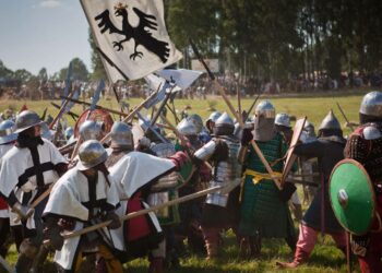 Puolassa otettiin 17. heinäkuuta roolipelinä uusiksi Grunwaldin taistelu vuodelta 1410. Tuolloin Puolan-Liettuan armeija murskasi teutonit. Nyt maiden suhteet painottuvat talouden puolelle ja tällä kertaa Saksa on se maa, josta lähdetään Puolaan etsimään töitä.