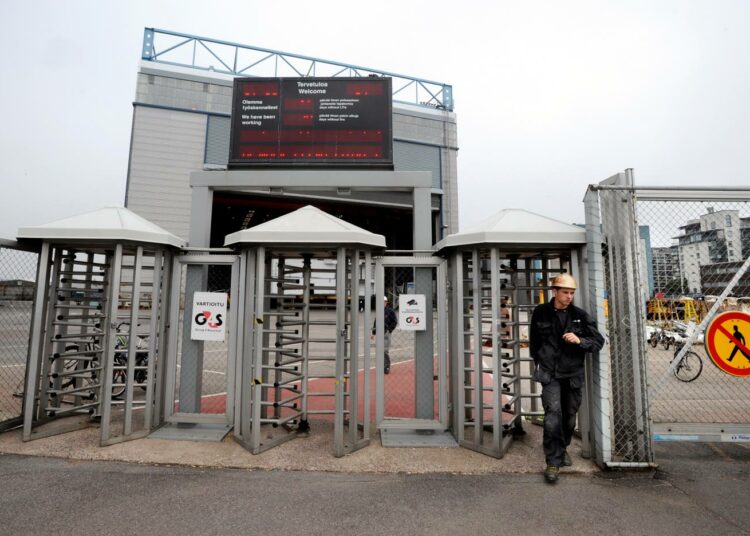 STX ei ole vahvistanut Venäjällä julkistettua tietoa Helsingin telakan myynnistä.