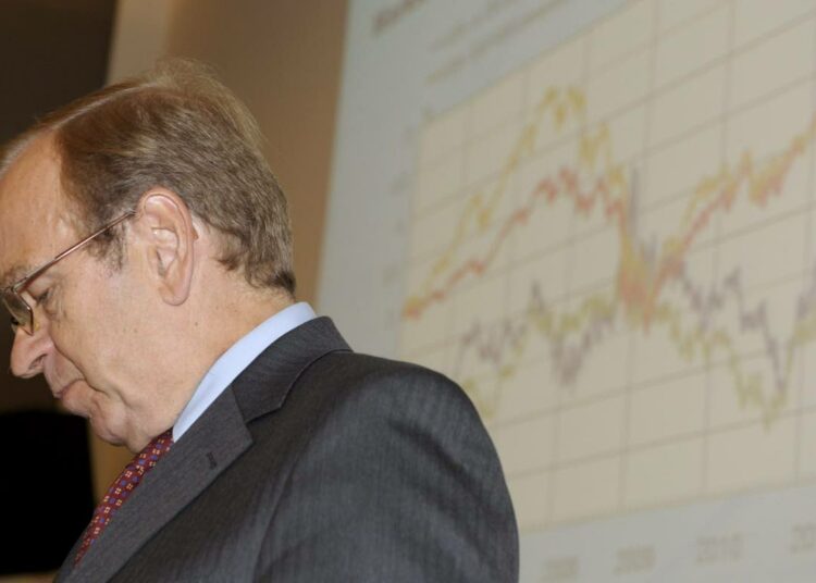 Erkki Liikasen mielestä euroalueen velkakriisissä ei ole enää kyse yksittäisten maiden ongelmista.