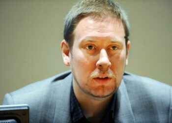 Paavo Arhinmäki.