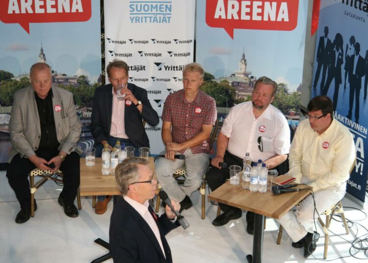 Matti Tukiaisen, Jussi Järventauksen, Kimmo Tiilikaisen, Jari Myllykosken ja Arto Satosen puheista voi päätellä kolmikannan nousevan esiin erilaissa pöydissä, kun syksyn palkkaneuvottelut käynnistyvät.