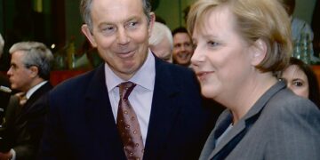 Euroopassa kolmatta tietä lähti kulkemaani ensin Tony Blairin johtama brittien New Labour. Kuvassa Blair Saksan liittokansleri Angela Merkelin seurassa vuonna 2006.