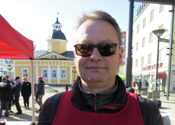 Sotkamolainen alueluottamusmies Jouko Korhonen jatkaa Kainuun Vasemmiston puheenjohtajan tehtävässä vuonna 2021.