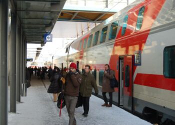 Junaliikenteen näkymät Suomessa ovat hyvät, mutta suurnopeille junille Suomessa riitä matkustajia. IC-2-juna toi matkustajia tiistaina iltapäivällä Jyväskylään.