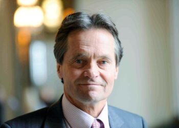 Vasemmistoliiton kansanedustaja Kari Uotila odottaa kovia aikoja.