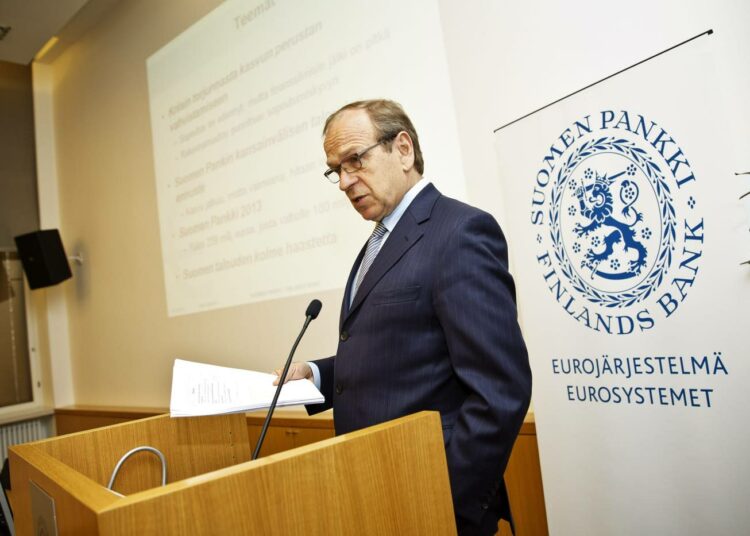 Suomen Pankin pääjohtaja Erkki Liikanen julkisti vuoden 2013 tilinpäätöksen sekä uuden kansainvälisen talouden ennusteen maanantaina.