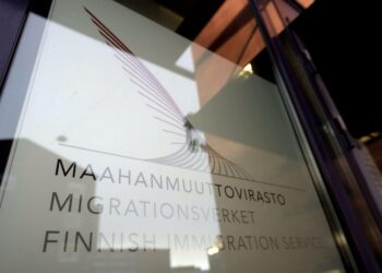 Maahanmuuttovirasto on hajottamassa Suomessa pitkään asuneen perheen. Virasto noudattaa poliitikkojen tahtoa, että Suomi on tehtävä vähemmän houkuttelevaksi maahanmuuttajille.
