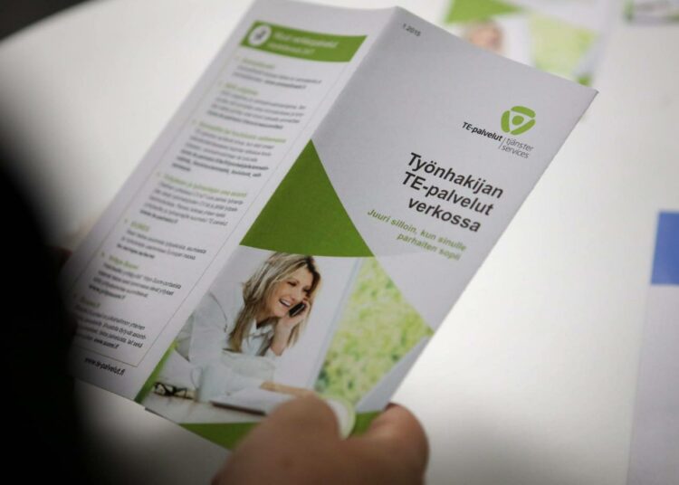 Hallitus aikoo pakkoyhtiöittää myös työnvälityspalvelut.