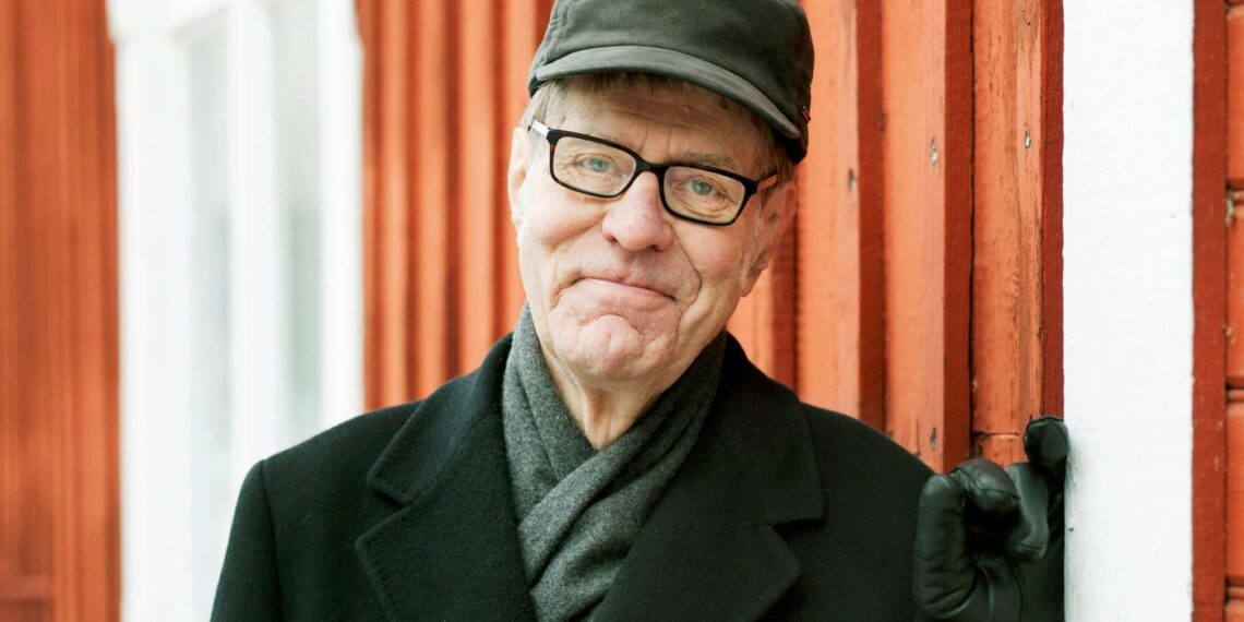 Markku Ojanen on kirjoittanut puoli tusinaa kirjaa onnellisuudesta. Hänen mielestään suomalaisia vaivaa kehumisvaje.