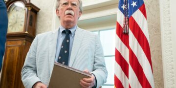 Yhdysvaltain presidentin turvallisuusneuvonantaja John Bolton on ollut avainasemassa Yhdysvaltain kovassa linjassa kansainvälistä rikostuomioistuinta vastaan.
