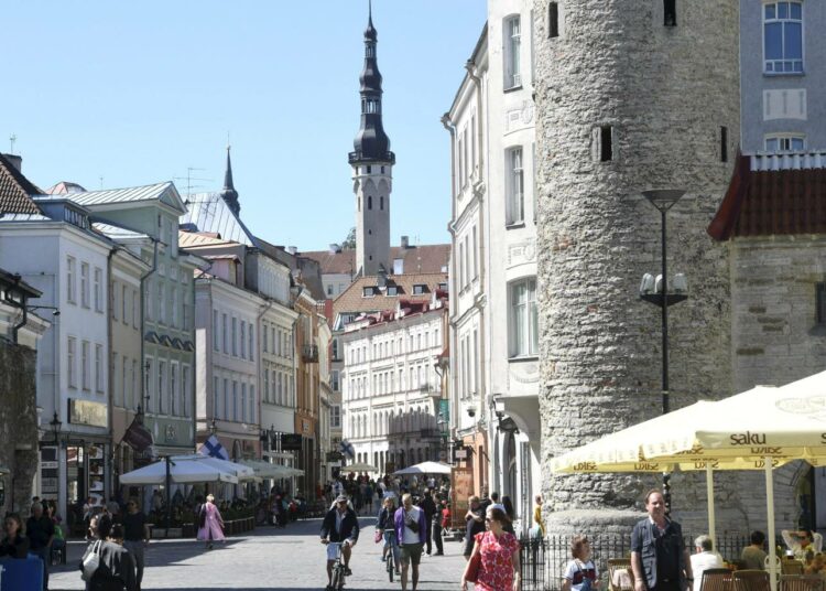 Tallinnan kujilla on tänä kesänä turisteilla hulppeasti tilaa.