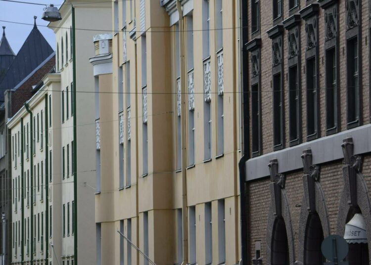 Asuntojen hinnat Helsingissä kallistuivat edelleen viime vuodesta. Nyt tähän haetaan muutosta uudella asumisen ja maankäytön toteutusohjelmalla.