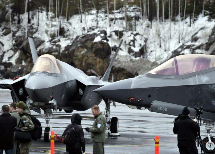Lockheed Martin F-35 -hävittäjiä mediaesittelyssä Pirkkalassa 10. helmikuuta 2020.