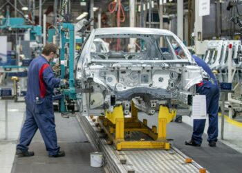 Muutosneuvotteluidenkin jälkeen Uudenkaupungin autotehdas työllistää noin 1 400 ihmistä.