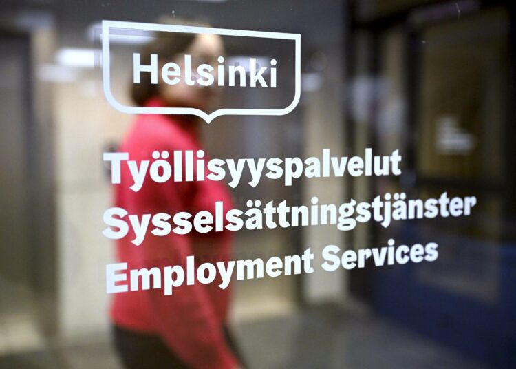 Avoimia työpaikkoja on tällä hetkellä jopa vähemmän kuin koronapandemian pahimpina aikoina.