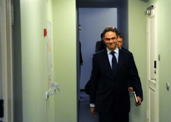 Hallitustunnustelija Jyrki Katainen (kok.) tiedotustilaisuudessa.