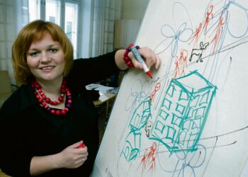 Asunto- ja viestintäministeri Krista Kiuru piirtää suurta kuvaa mihin ei hyväksy kermankuorintaa asuntotuotannossa. Kun valtio tukee vuokratalorakentamista, sen pitää näkyä kohtuullisina, ministeri sanoo.