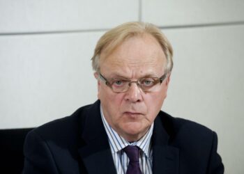 Työministeri Lauri Ihalainen.