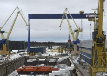 Ministeri Paavo Arhinmäki sanoo, ettei hallitus löytänyt laillista keinoa tukea Suomen STX:ää sille myönnettyä tukea enemmän.