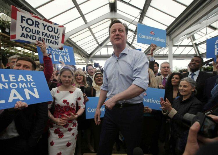 Pääministeri David Cameron konservatiivien vaalitilaisuudessa Twickenhamissa tiistaina.