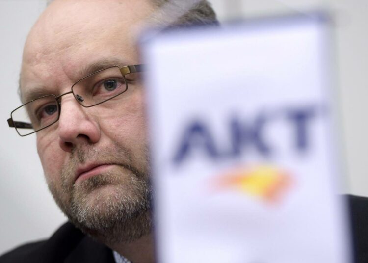 AKT:n puheenjohtaja Marko Piirainen uskoo ministeri Anne Bernerin ehdotusten toteutumisen vievän suomalaisia työpaikkoja ja muuttavan työsuhteita epätyypillisiksi.