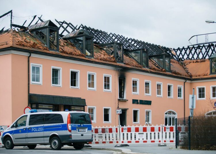 Vastaanottokeskukseksi aiottu entinen hotelli joutui tuhopolton kohteeksi helmikuussa Bautzenissa.