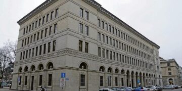 Mikäli Vollgeld-aloite voittaa kansanäänestyksen, pankit menettäisivät kykynsä luoda rahaa. Kuvassa Sveitsin keskuspankin pääkonttori Zürichissä.
